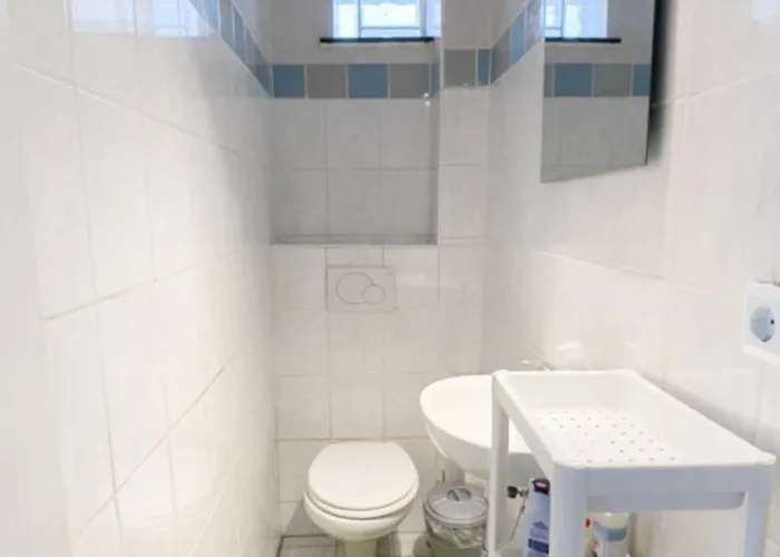 Bis 5 Personen Brémy